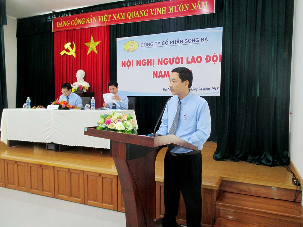 Ông Nguyễn Thế Duy - Phó TGĐ KD trình bày Báo cáo